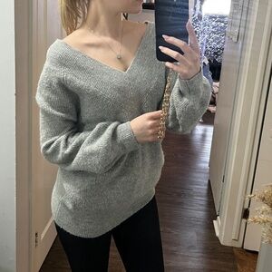 le chateau Soft Gray V-Neck Balloon Sleeve Sweater